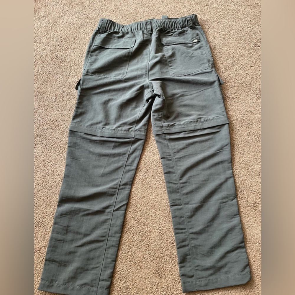 Men’s North Face Cargo pants/ shorts
